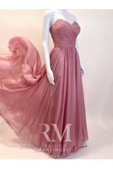 Rochie din voal natural roz prafuit, cu bust fronsat