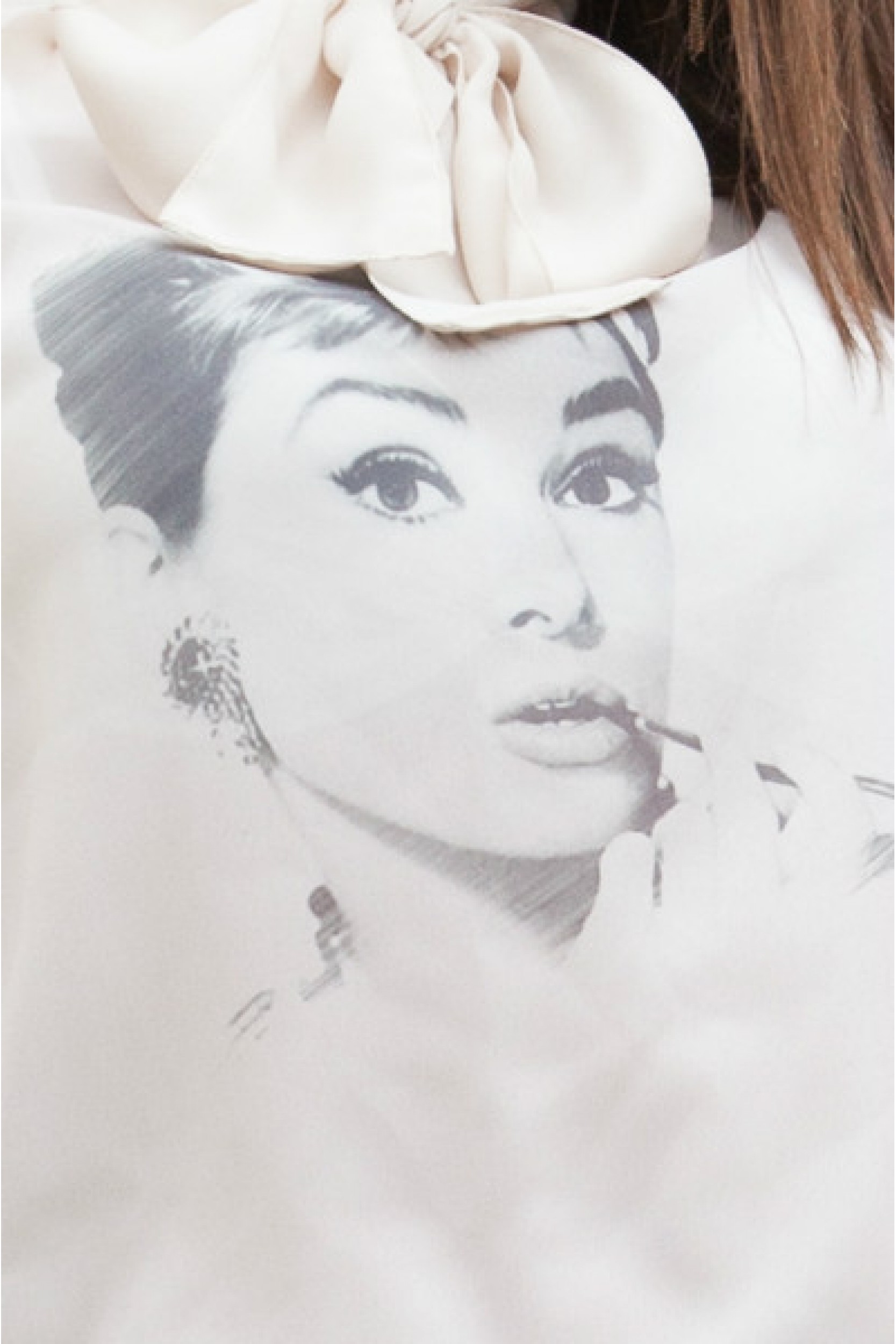 Bluza cu funda Audrey Hepburn