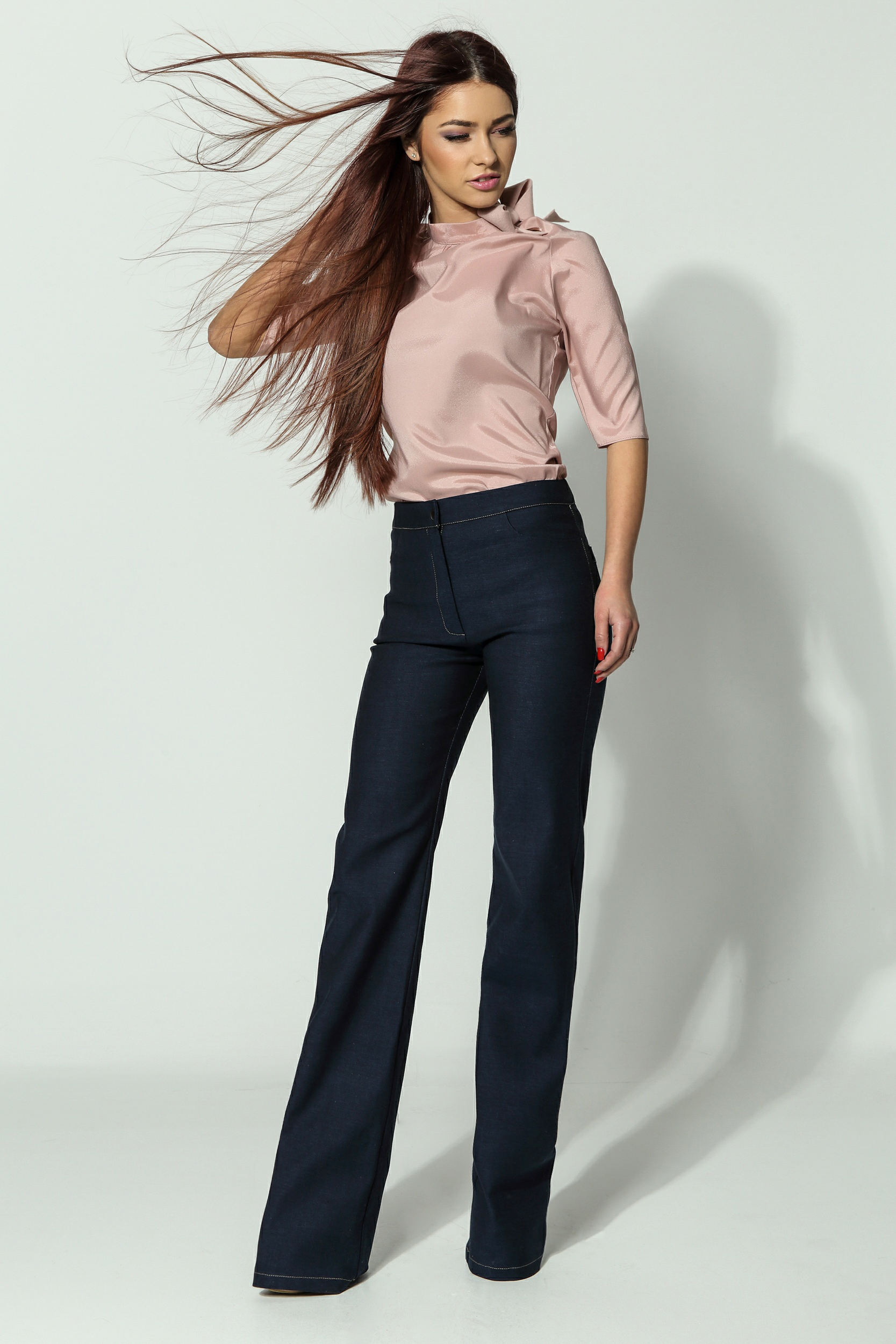 Bluza cu fundita roz pudrat