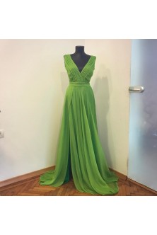 Rochie verde lime din voal in clos cu crapatura si decolteu fronsat